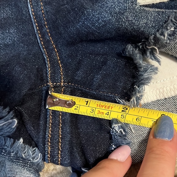 American Eagle Hi-Rise Shortie - Picture 6 of 6